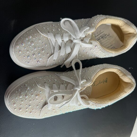 Betsey Johnson SB-Sidny platform sneaker in ivory pearl rhinestone. Size 8 - Picture 3 of 4